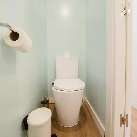 Charming 2br - Baixa | By Airnest Apartamento