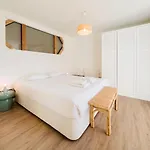 Charming 2br - Baixa | By Airnest Apartman *